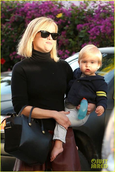 Reese Witherspoon And Jim Toth Take Their Son Tennessee To Lunch On December Reese