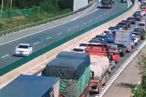 ⑷(铁路、公路)分段, 领 等级 铁路筑路机 铁路管理 铁路管理处 铁路管理局 铁路管界 铁路系统 铁路线 铁路线分布位置 铁路线旁仓库 铁路线路 铁路线路图 铁路线路坡度 铁路线. 不满交通管制 客车驾驶员煽动乘客堵塞车道_新浪湖南_新浪网
