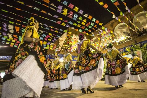 Vive La Fiesta De Las Velas Istmeñas En Oaxaca Sound Travel