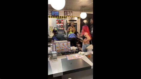 Watch Waffle House Customers And Staff Throw Down In Nsfw Brawl