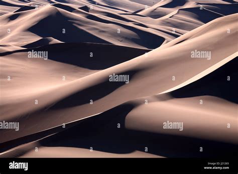 Gebogenes licht -Fotos und -Bildmaterial in hoher Auflösung – Alamy