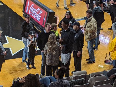I'm headed to vanderbilt, pippen jr said. 24 Hours In Nashville, Without A Care For Hot Chicken Or Country Music - DewanGibson.Com