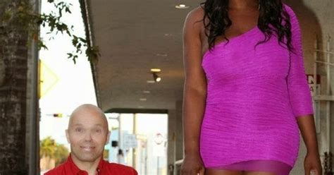 agio lycia blog photos world s strongest dwarf to wed 6ft tall