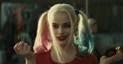 Harley Quinns Costume In Suicide Squad Is A Major Change From The Comics