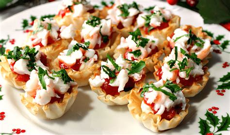 Every bite is bursting with cajun flavors from the shrimp balanced out by crispy. Festive Shrimp Cocktail Appetizer Bites in Phyllo Cups