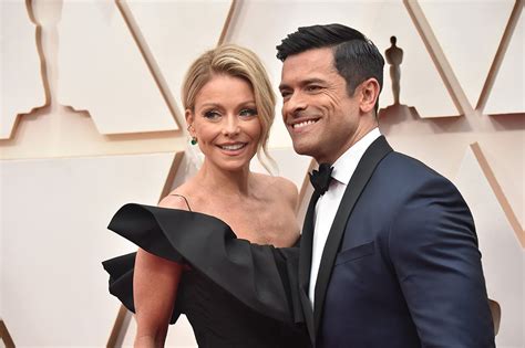 Check Out Kelly Ripas Photo Of Her Shirtless Husband Mark Consuelos