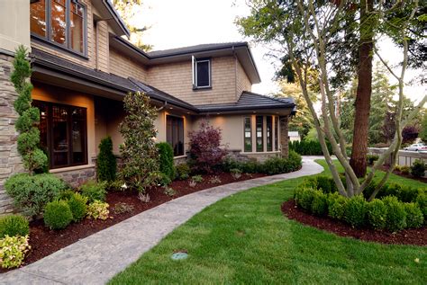 10 Beautiful Front Yard Landscaping Ideas on a Budget