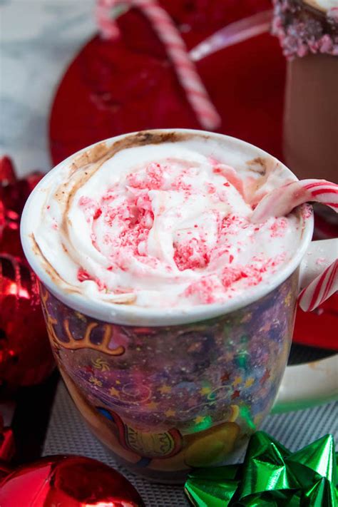 candy cane hot chocolate ~ recipe queenslee appétit