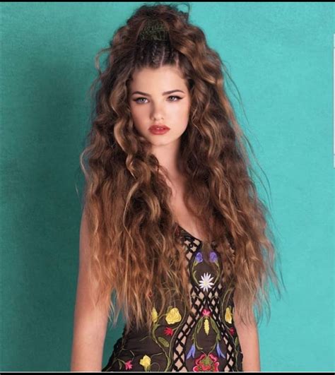 28 voluminous hairstyles for long hair hairstyle catalog