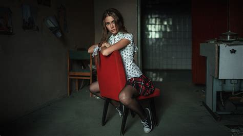 壁纸 妇女 模型 红 坐着 摄影 连衣裙 衬衫 椅子 科西亚科科娃 Xenia Kokoreva Kseniya科科娃