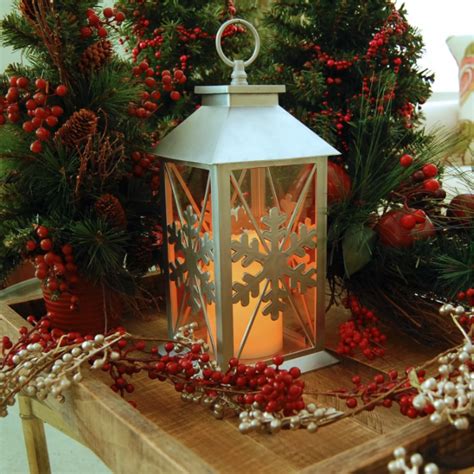 12 Christmas Lantern Ideas How To Decorate With Holiday Lanterns