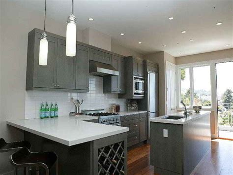 Finally, cut the old shelf to fit the new space. Tips for Choosing the Right Gray Kitchen Cabinets | Kitchen cabinets grey and white, Grey ...