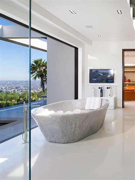These Hollywood Bathrooms Are Nicer Than Your Apartment Bathroom