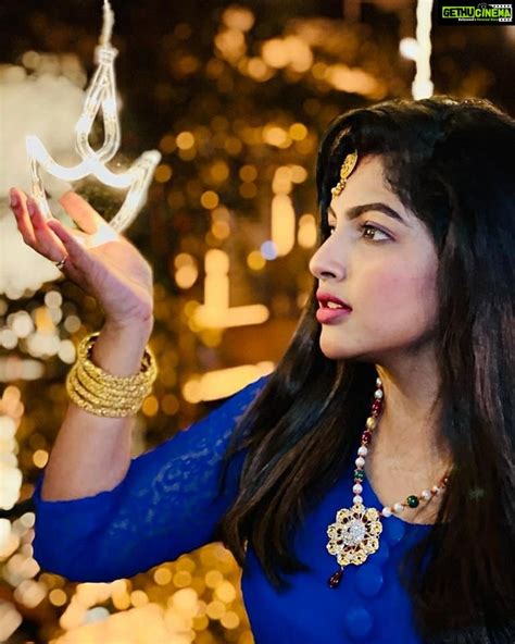 Naina Sarwar Instagram Happy Diwali 🤗💫💥 Gethu Cinema