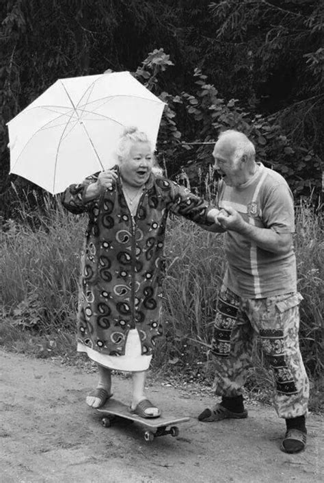 Pin By F A T M A On Pic Cute Old Couples Old Couples Black And White Photography