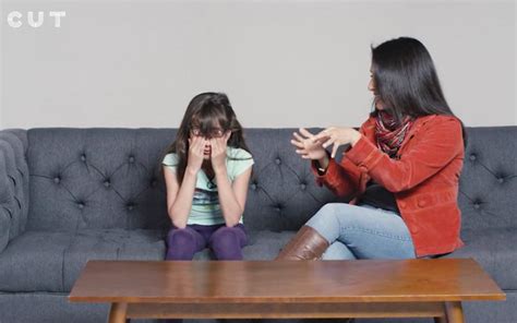 padres enseñan a sus hijos a masturbarse en un vídeo que ha sembrado la polémica en la red