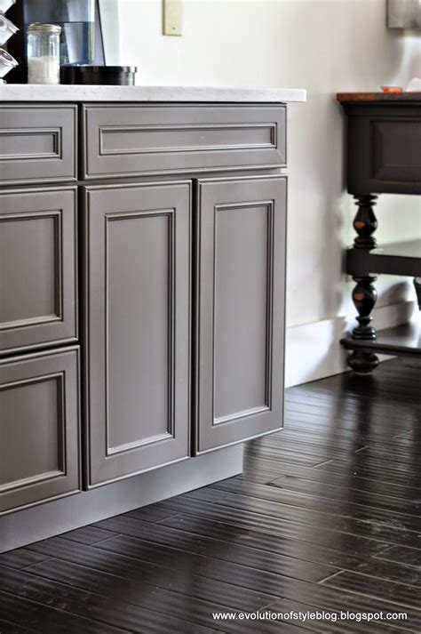 Shw) manufactures paints, coatings, and related products that cater primarily to the north and south american markets. Color Spotlight: Benjamin Moore Chelsea Gray | Painted ...