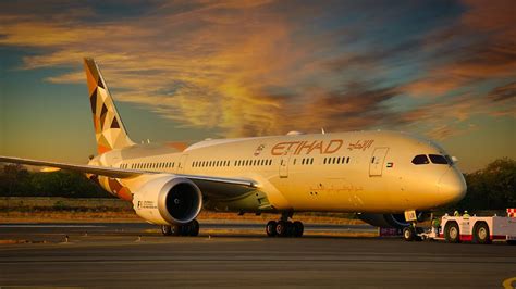 Etihad Airways Boeing 787 Dreamliner RAW VIDEO Of The Departure