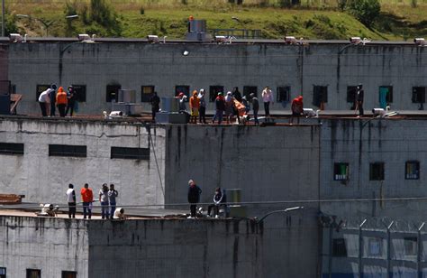 Visão Pelo Menos 57 Guardas E Polícias Reféns Em Protesto De Reclusos No Equador