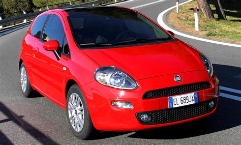 The fiat punto is a supermini car produced by the italian manufacturer fiat from 1993 to 2018, spanning over three generations. Neuer Fiat Punto Facelift (2012): Erste Testfahrt ...