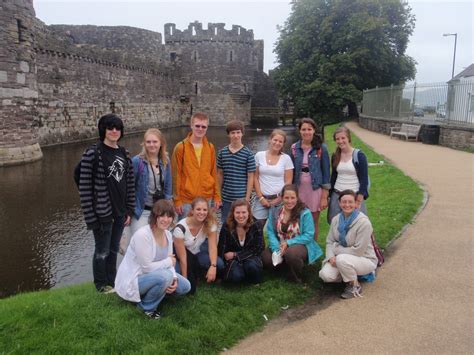 Wales is on the island of great britain, to the west of england. Chin Colle: England, Ireland and Wales