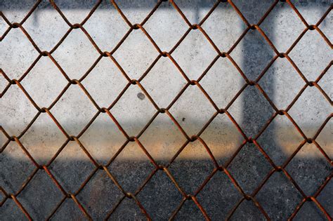 Chain Link Fence Wallpapers 4k Hd Chain Link Fence Backgrounds On