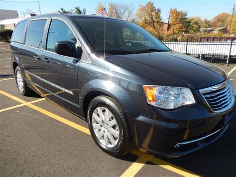 Disponiamo di questa strepitosa istituzione itinerante: Temple Hills Used Minivans for Sale | Used Minivans for ...