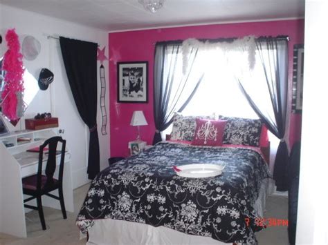 Girll's guide to cool creations to make. diva Bedroom Decorating Ideas | Taylor's Diva Room (age 17 ...