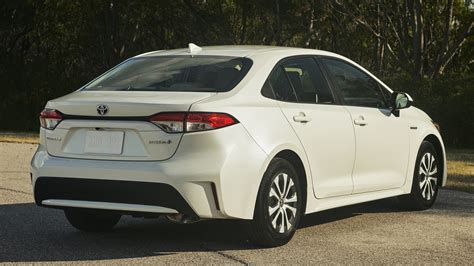 2020 Toyota Corolla Hybrid Sedan Us Wallpapers And Hd Images Car