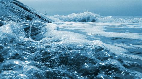 Desktop Wallpaper Rough Sea Waves And Tides Hd Image Picture