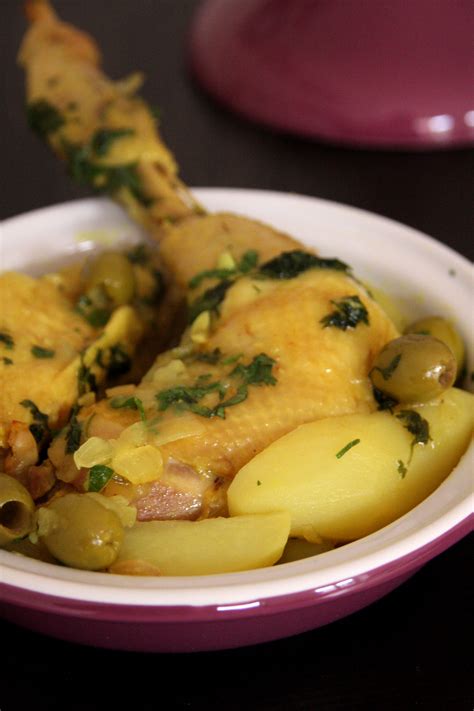 Tajine de poulet aux olives et aux citrons confits