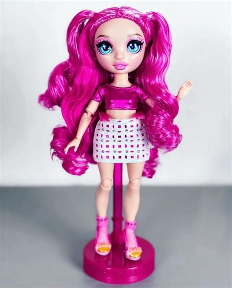 Barbie life in a dream house games online. Robox De Barbie / Marilyn Birthday 9 Roblox Birthday Cake ...