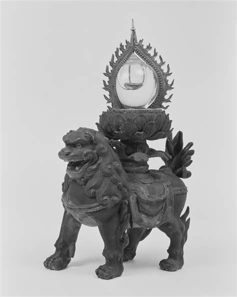 Reliquary In The Shape Of Flaming Jewel On A Lion｜nara National Museum