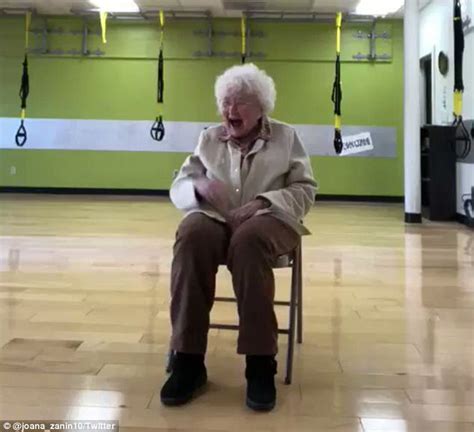 93 Year Old Woman Enjoys Personal Training Session Daily Mail Online