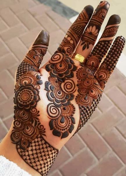 40 Best Trend Stylish Thick Henna Flower Designs For Hands In This
