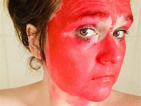 Which brand of makeup should you use? Girl paints mother's face with long-lasting dye leaving ...