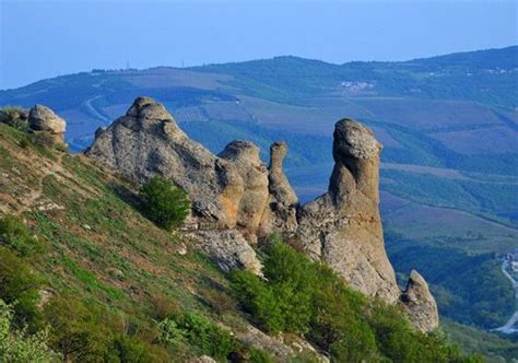 Ukraintsi , ออกเสียงว่า ʊkrɐˈjinʲts⁽ʲ⁾i ), เหตการณ์เชอร์โนบิลจางหาย ที่ยูเครน