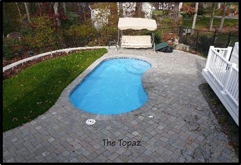 Pools For Small Yards Small Fiberglass Pools Small Pool Design