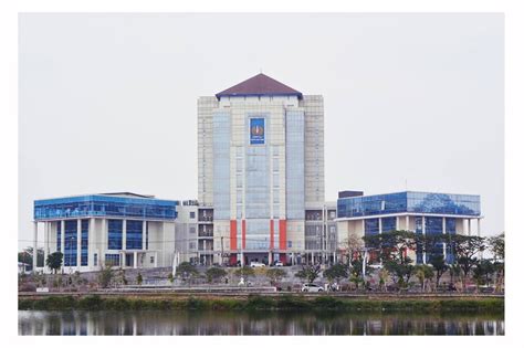 Daftar Lengkap Universitas Di Surabaya Negeri Dan Swasta