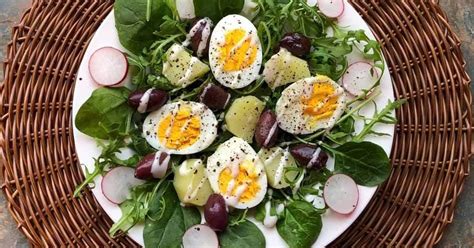 يعتبر الوزغ أو البرص أو أبو بريص من الحيوانات غير المرغوبة في البيت، بسبب الأمراض التي يسببها وشكله المخيف، هنا نستعرض أسلوب التخلص من الوزغ الأمثل. بيض وبطاطا بالصور من المطبخ الطرابلسي - كوكباد