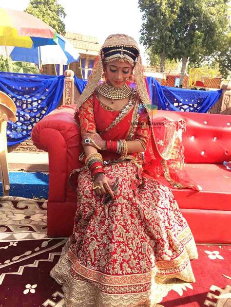 They try to get up but they fall back. Dulhan aayi bike par sawar #Naira Guyss keep watching #Yrkkh 9:30pm star plus | Bridal lehenga ...
