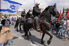 The Saga Of The Florida Man Who Tried To Steal A Police Horse