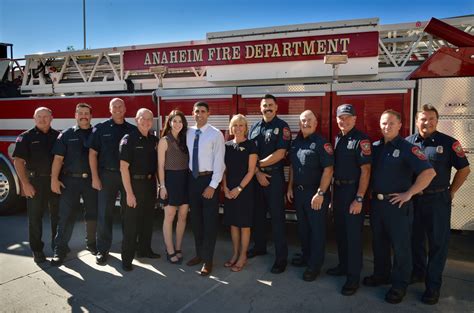 Anaheim Firefighters Heroes To Many Honor A Visiting Medal Of Honor