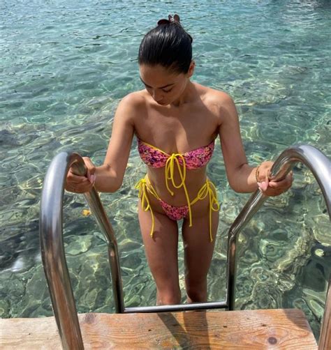 Shanina Shaik Sexu In The Most Ssensational Tie Dye Bikini Photos The Fappening