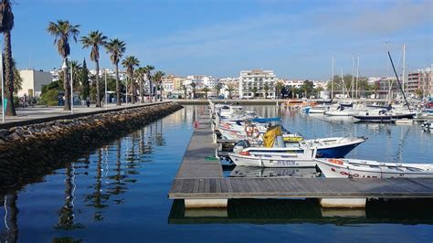 Die stadt selbst kann man gut mit dem fuss erkunden. Lagos Portugal - Stadt mit Flair an der Algarve - Jetzt ...