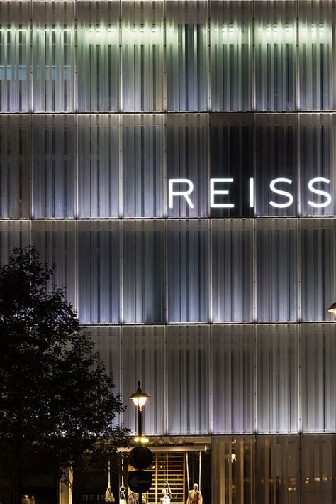 Reiss Hq Facade Architecture Facade Lighting Commercial Architecture