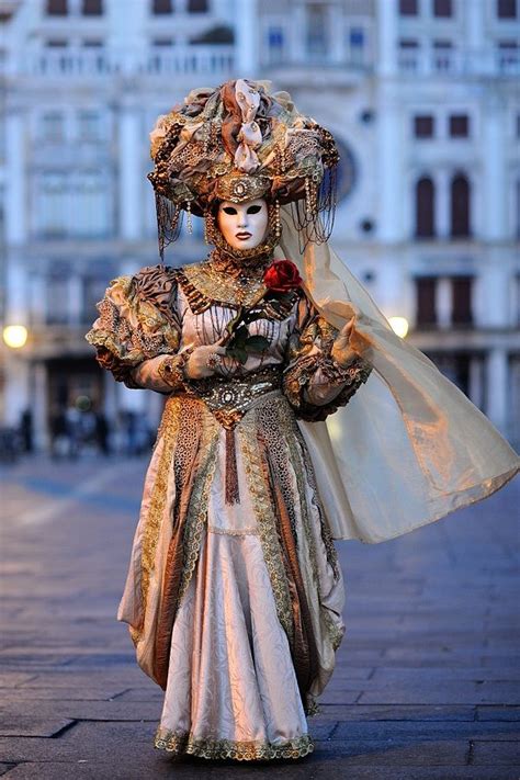 Carnevale Di Venezia Venetian Costumes Venice Carnival Costumes