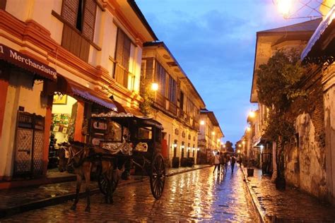 A Walk Through Ancient Times Calle Crisologo In Vigan City Grunge