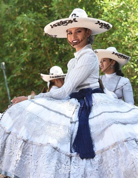Vestidos Escaramuza Beautiful Mexican Women Traditional Mexican Dress Mexican Costume