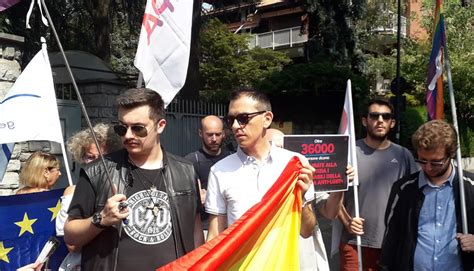 Consolato generale della federazione russia via s. Milano, protesta davanti al Consolato russo contro gli ...